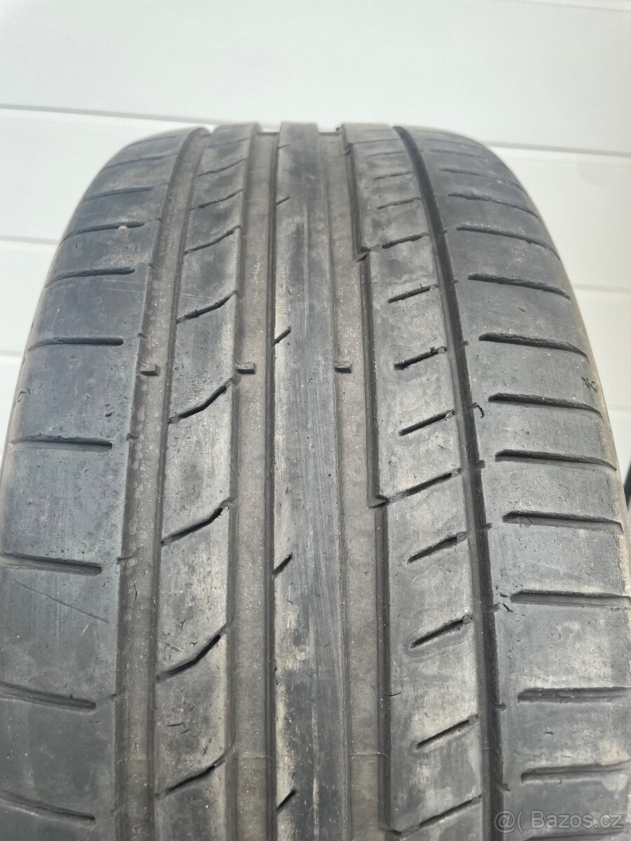 Prodám letní pneu 225/40 R18 - 8