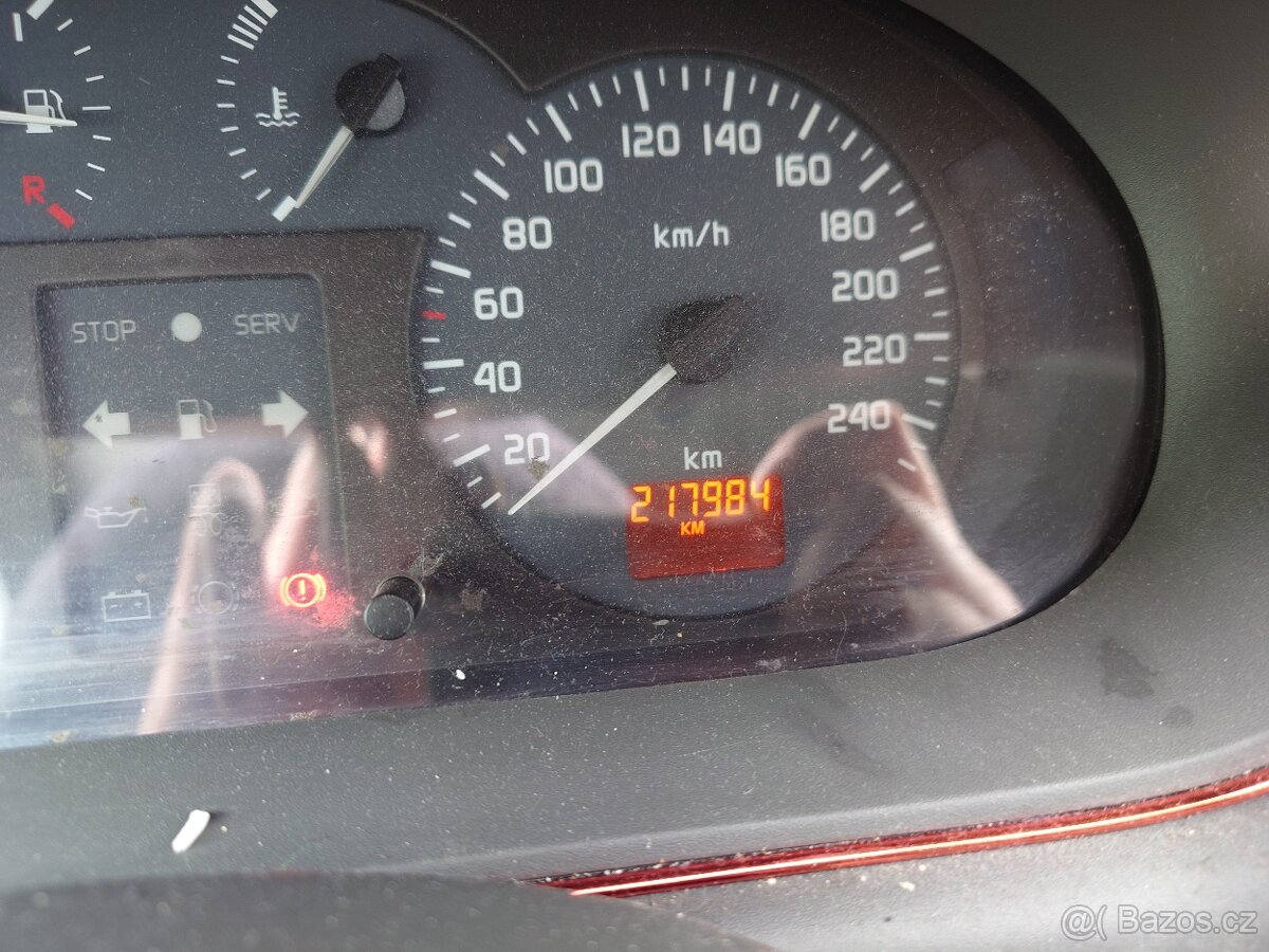 Renault Megane Scenic - 8