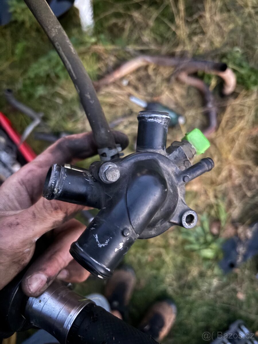 Termostat relatko elektrika chladic na VTR 1000F Firestorm - 8