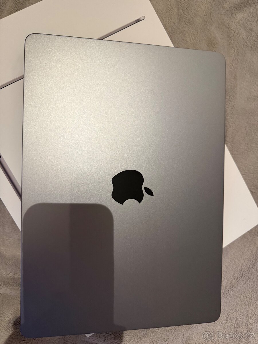 Apple MacBook Air 13” M3 - 8