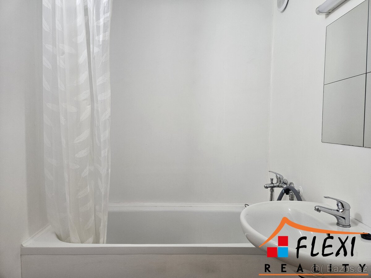 Pronájem bytu 3+1 v os.vl. s lodžií, 74 m², ul. J. Božana, F - 8