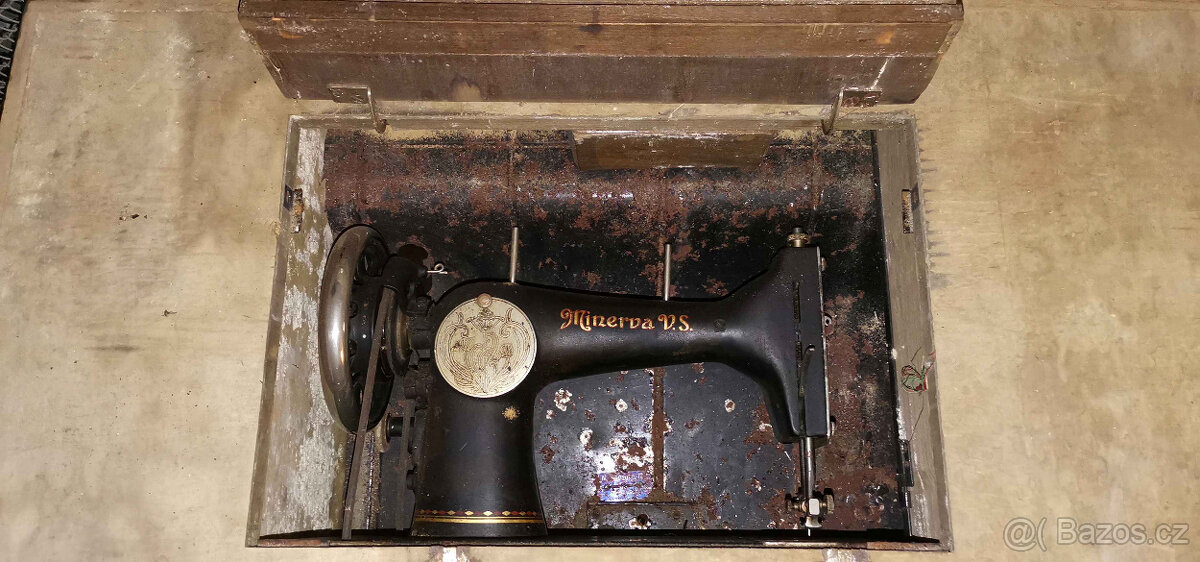 Starožitný šicí stroj MINERVA - 8