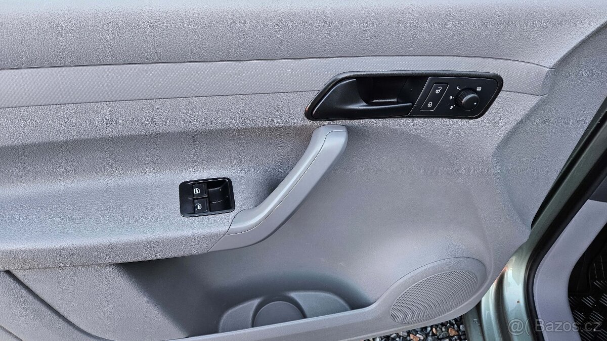 VOLSWAGEN CADDY 1,6 MPi 75 kW Maxi - 8