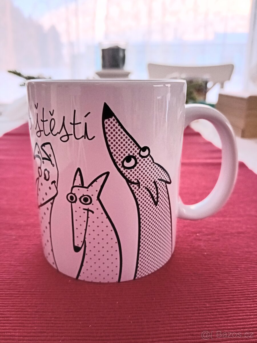 Bílý hrnek s chrty - 8