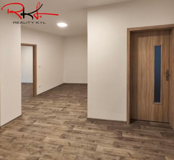 Pronájem komerčních prostor – Mladá Boleslav, Husova - 8