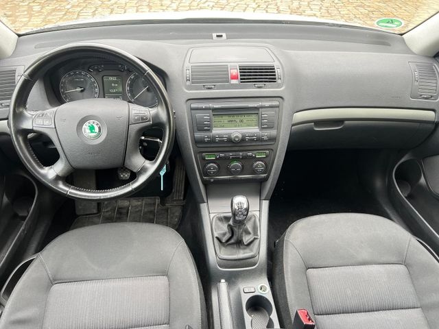 ŠKODA OCTAVIA 1.6 FSI Elelgance - 8