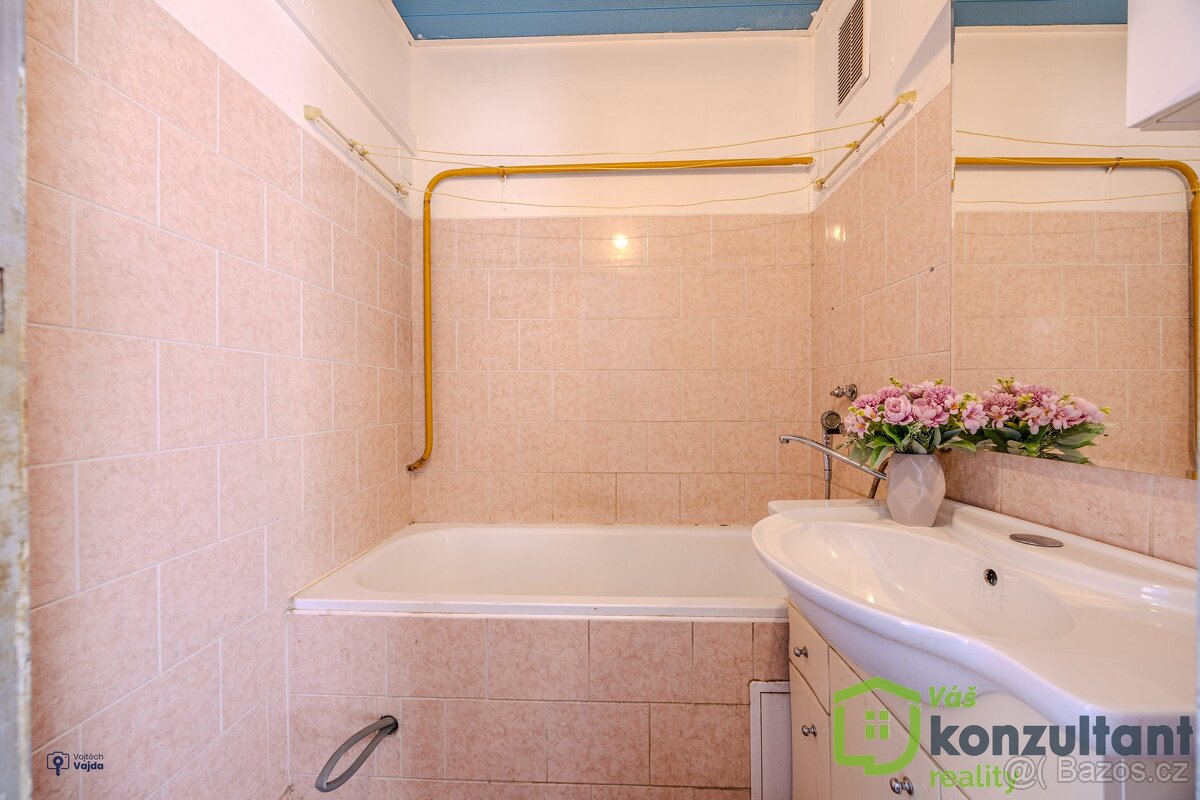 Prodej bytu 3+1: Hýlová, Ostrava-Výškovice, ev.č. 00849 - 8