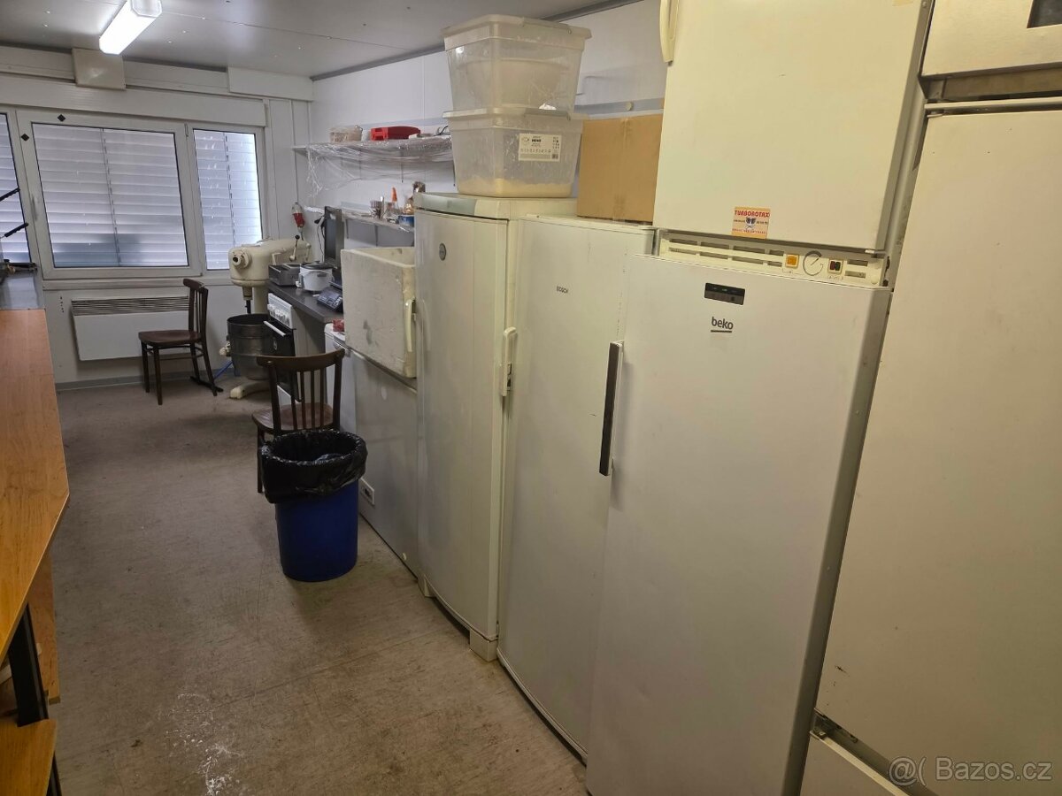 MOBILNÍ KONTEJNER, BUŇKA 7 x 3 M - 8