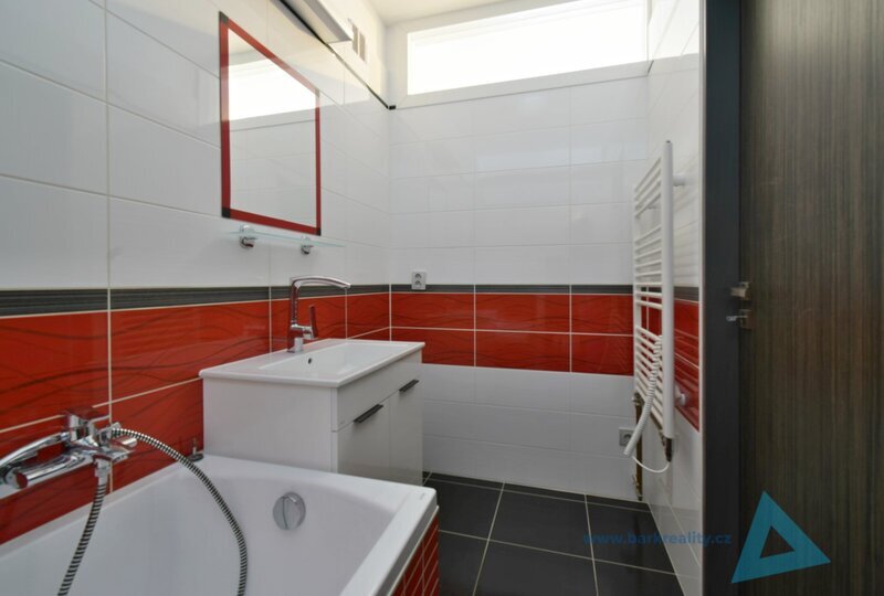 Prodej samostatného přízemního bytu 2kk se zahrádkou ve Vrch - 8