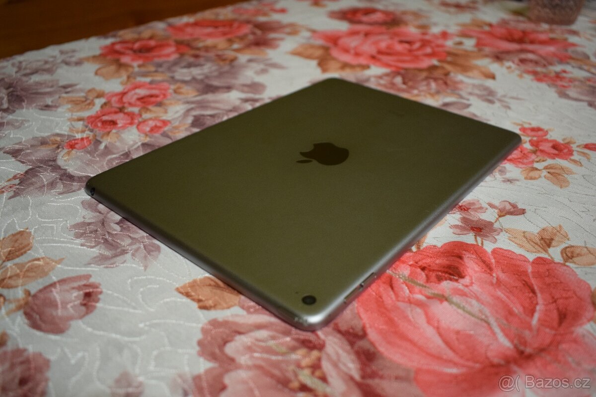 Apple iPad Air 2 (Wi-Fi Only) - A1566 128 GB (2) - 8