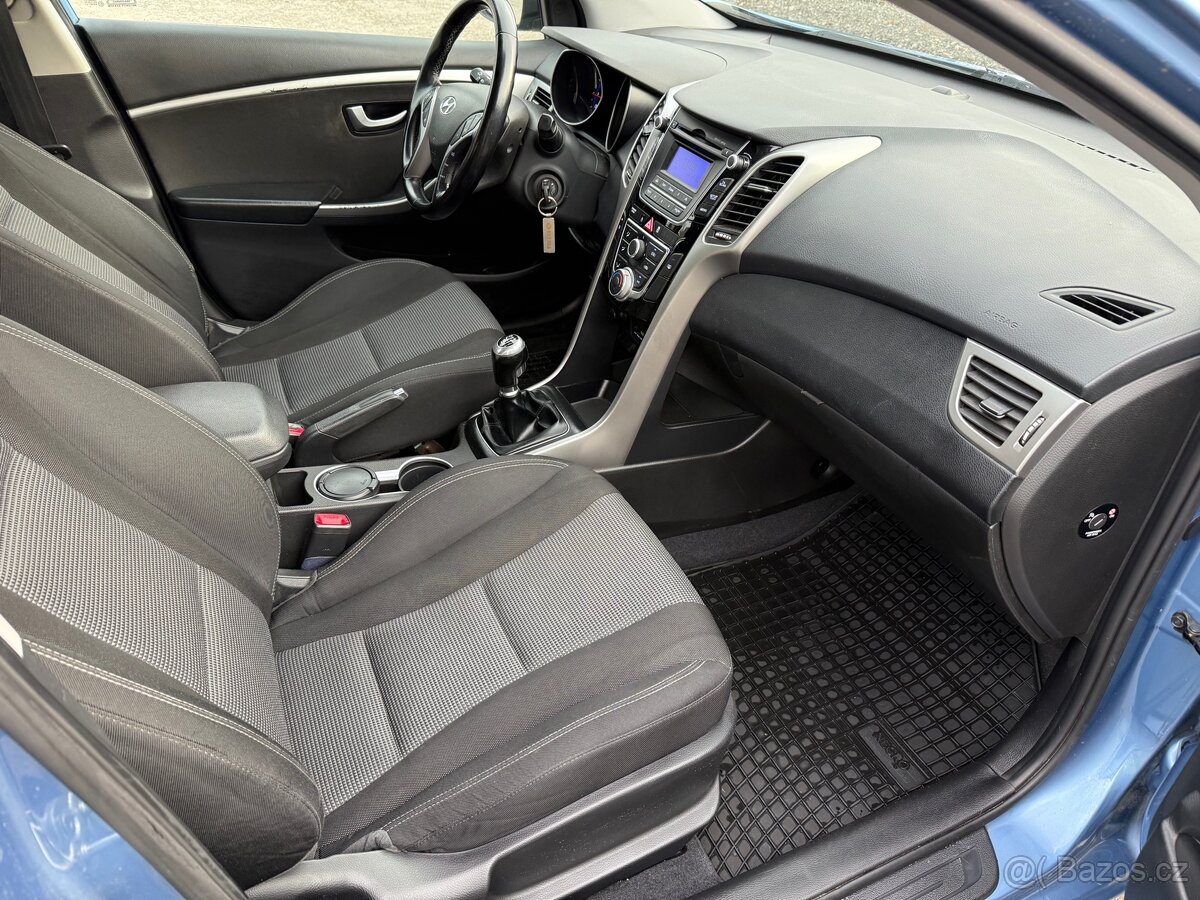 Hyundai i30 1,6i 88kW Trikolor - 8