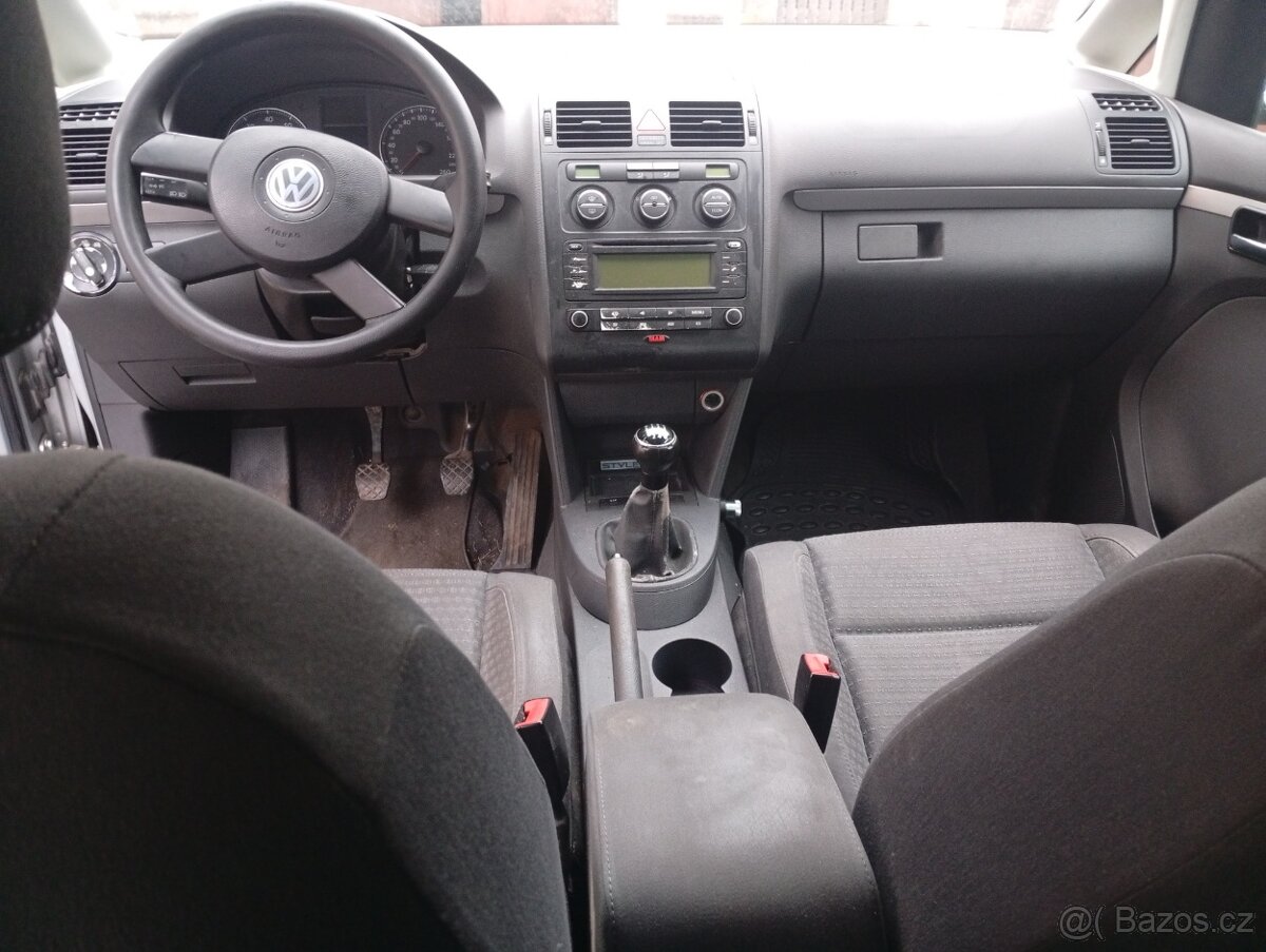 Touran 1.6 FSI 85kw - 8