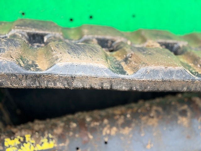 Smykový pásový nakladač Bobcat T550 - 8