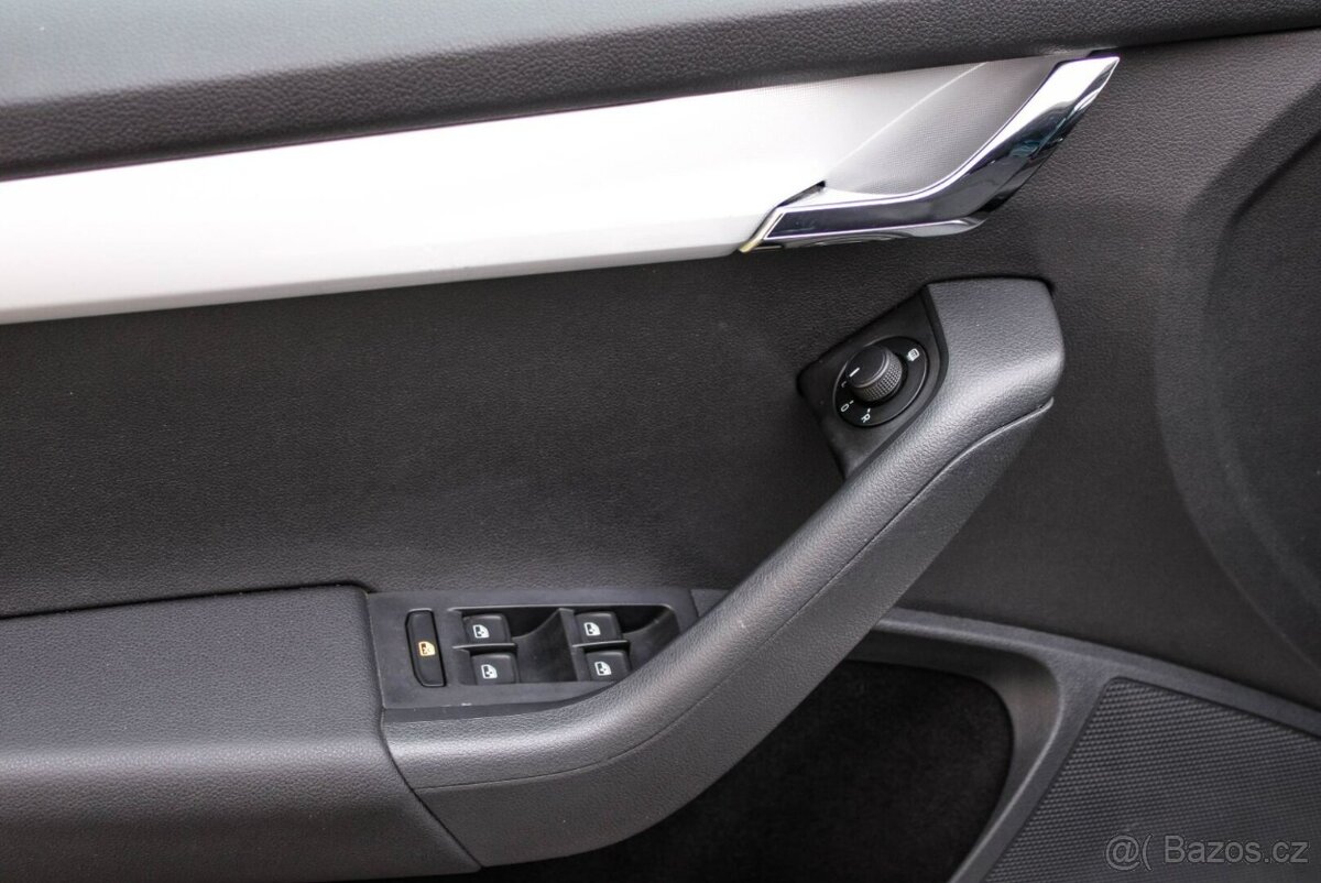 Škoda Octavia Combi 1.6 TDI 110k Active - 8