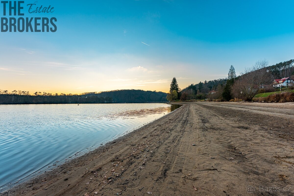 Pozemek k výstavbě rodinného domu – 1 979 m² - 8
