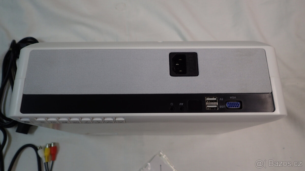 Projektor LCD LED VANKYO PERFORMANCE V630W - 8