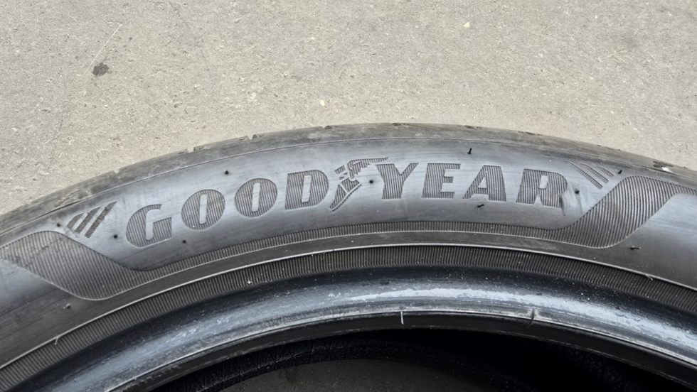 Letní pneumatika 235/40/19 Good Year - 8