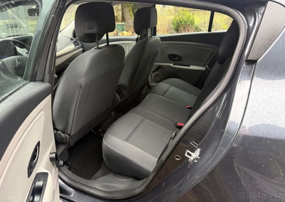 Renault Mégane 1,6i/74kw serviska sada kol benzín - 8