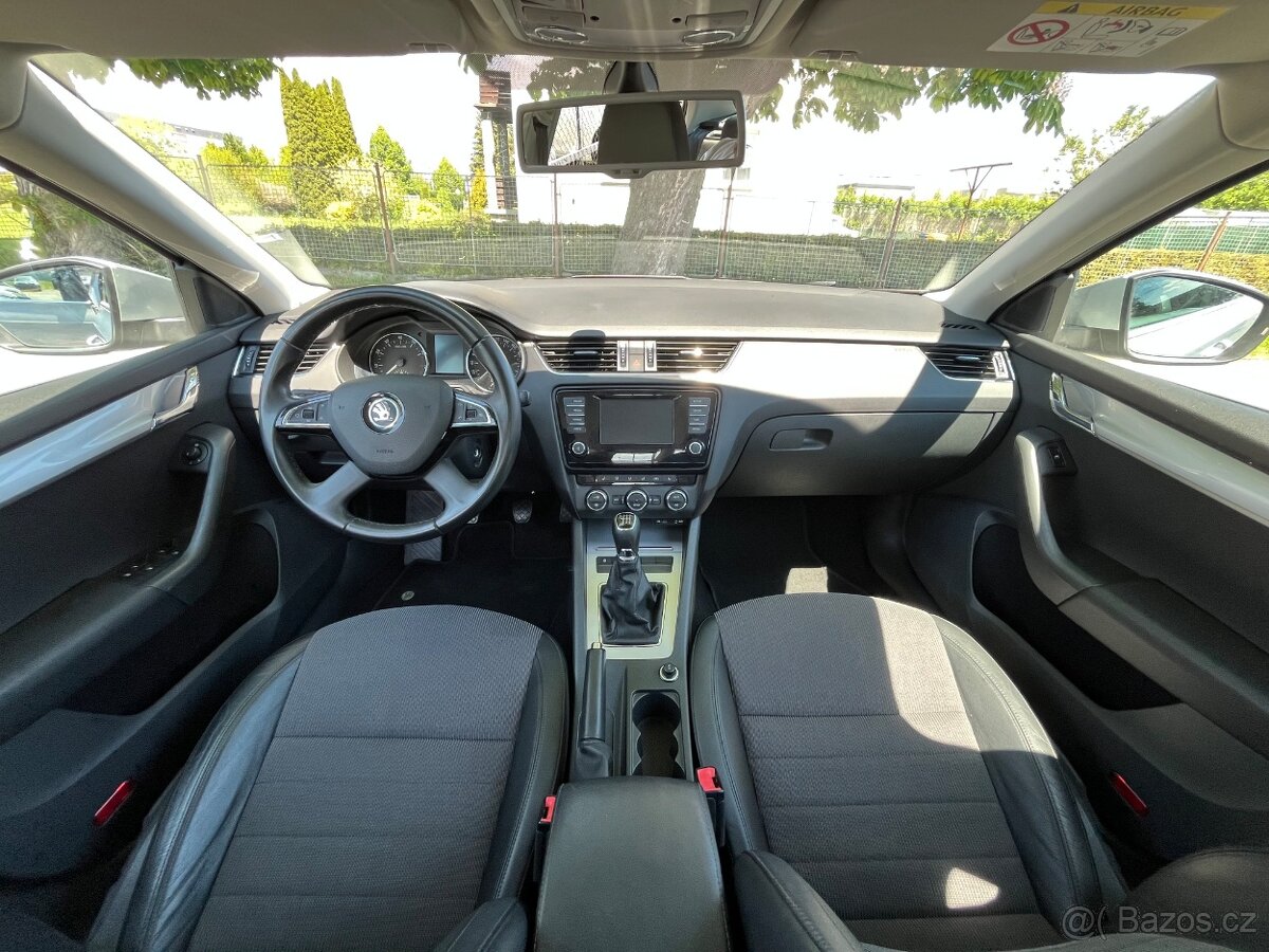 Škoda Octavia 1.4 TSi Elegance, Xenony - 8