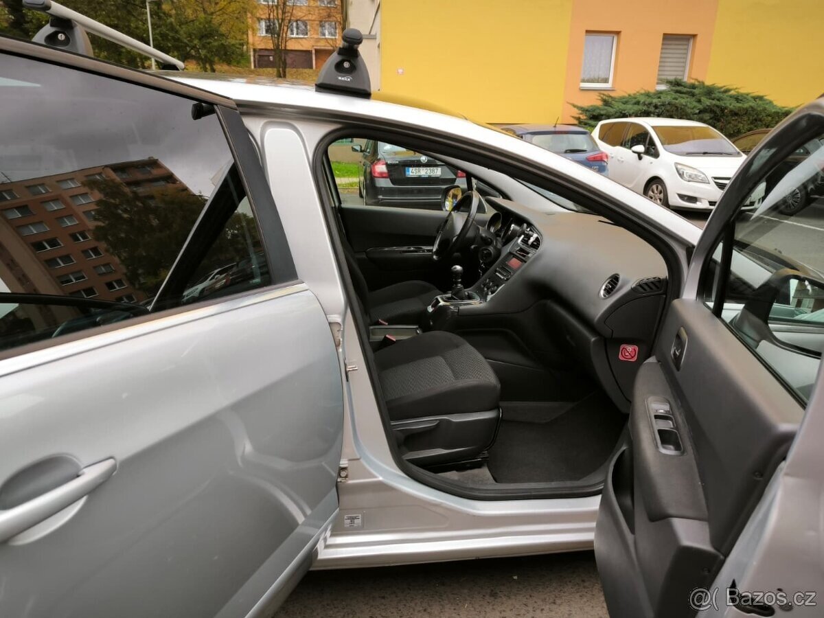 Peugeot 5008, r.v. 2011, motor 1,6-16V benzin - 8