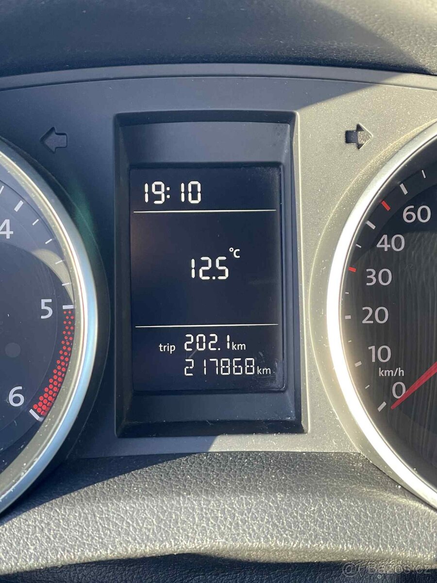 VW Golf VI 2.0 TDI - 8