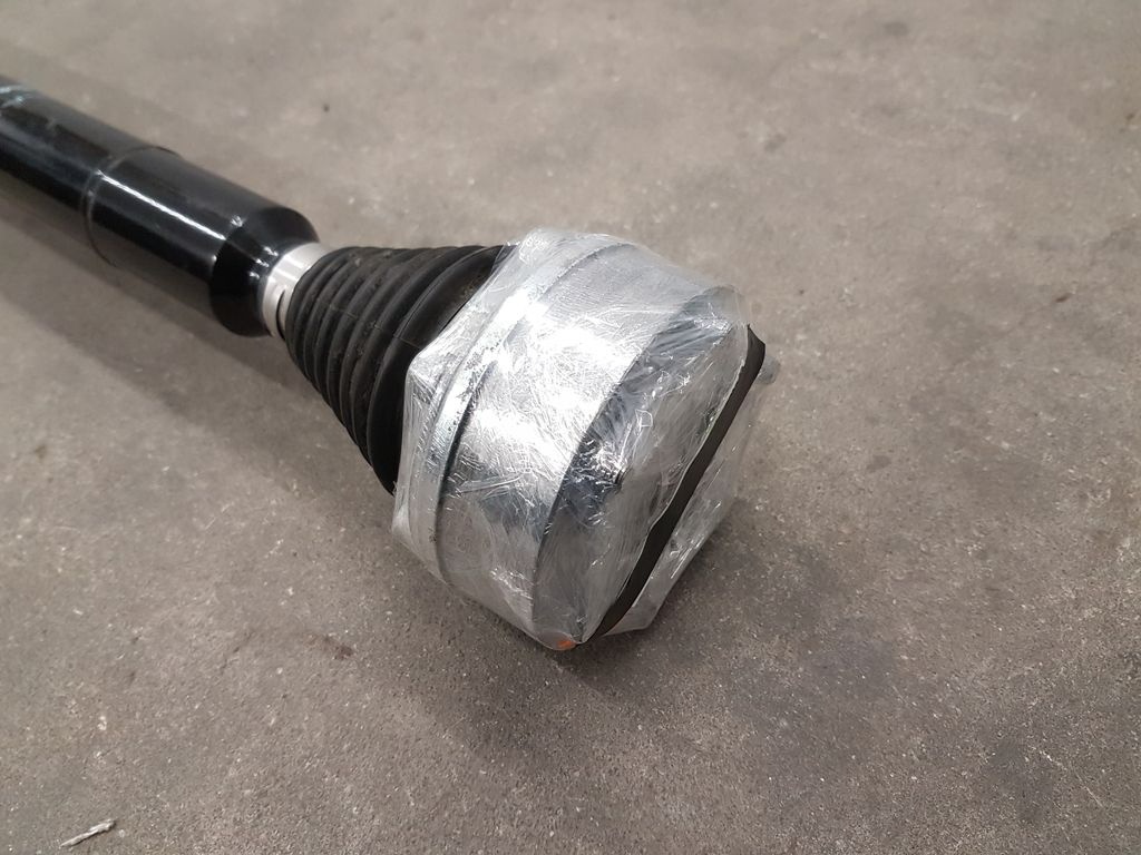 Poloosa pravá 1K0407272NN Škoda Yeti 1,2 TSi 6-kv. - 8