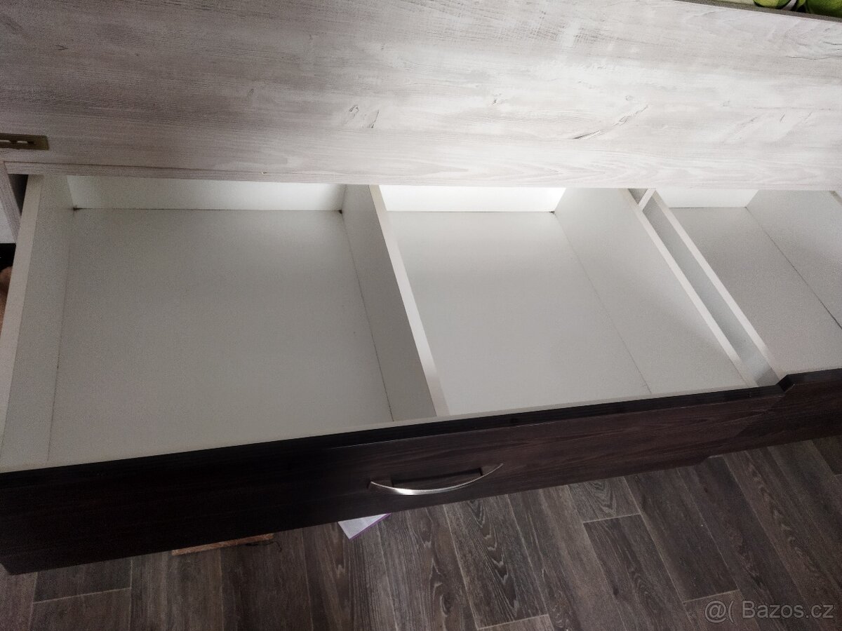 Vyvýšená postel s úložným prostorem - 8