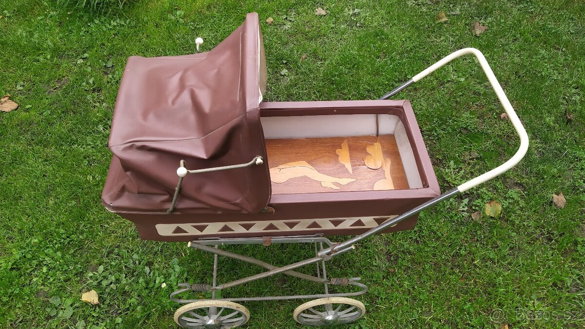 Starý retro kočárek pro panenky - 8