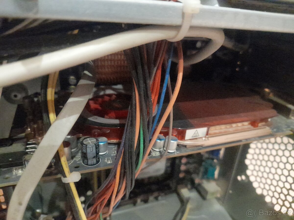 Počítač Fujitsu- Siemens - 8