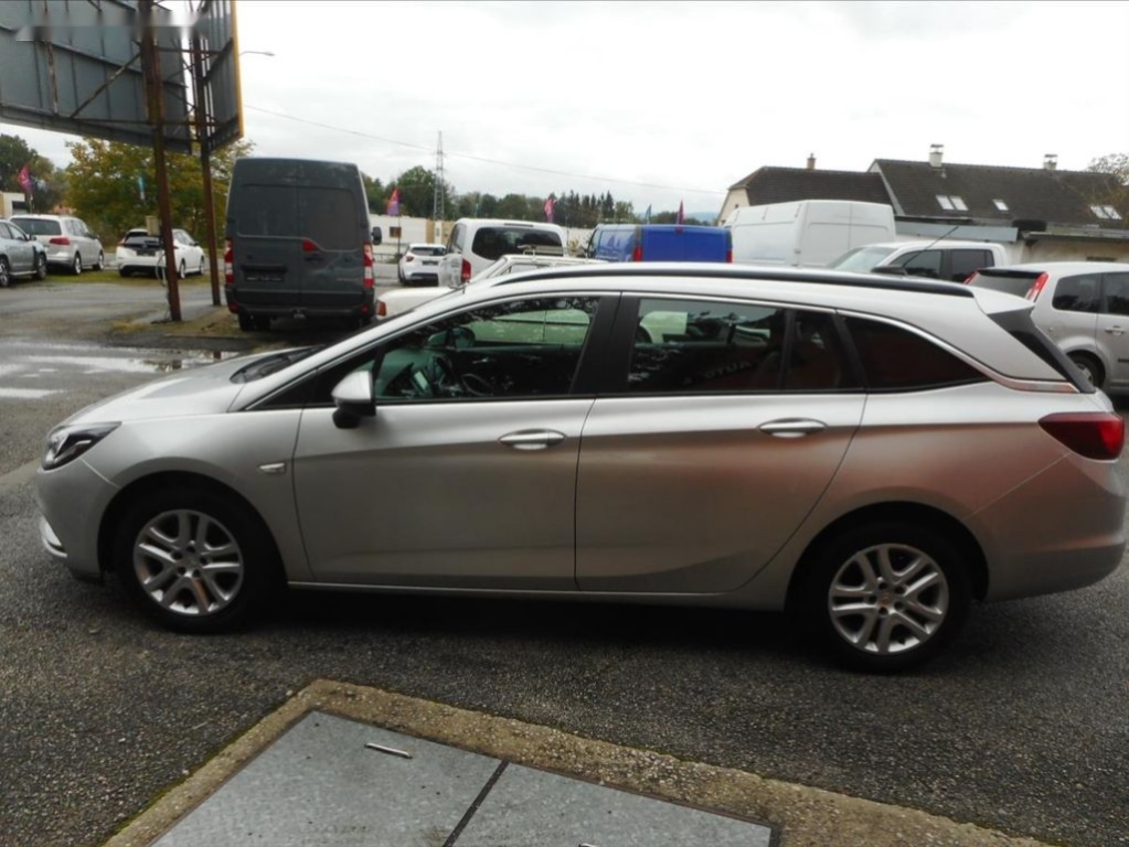 Opel Astra,1,6 CDTi SPORT TOURER - 8