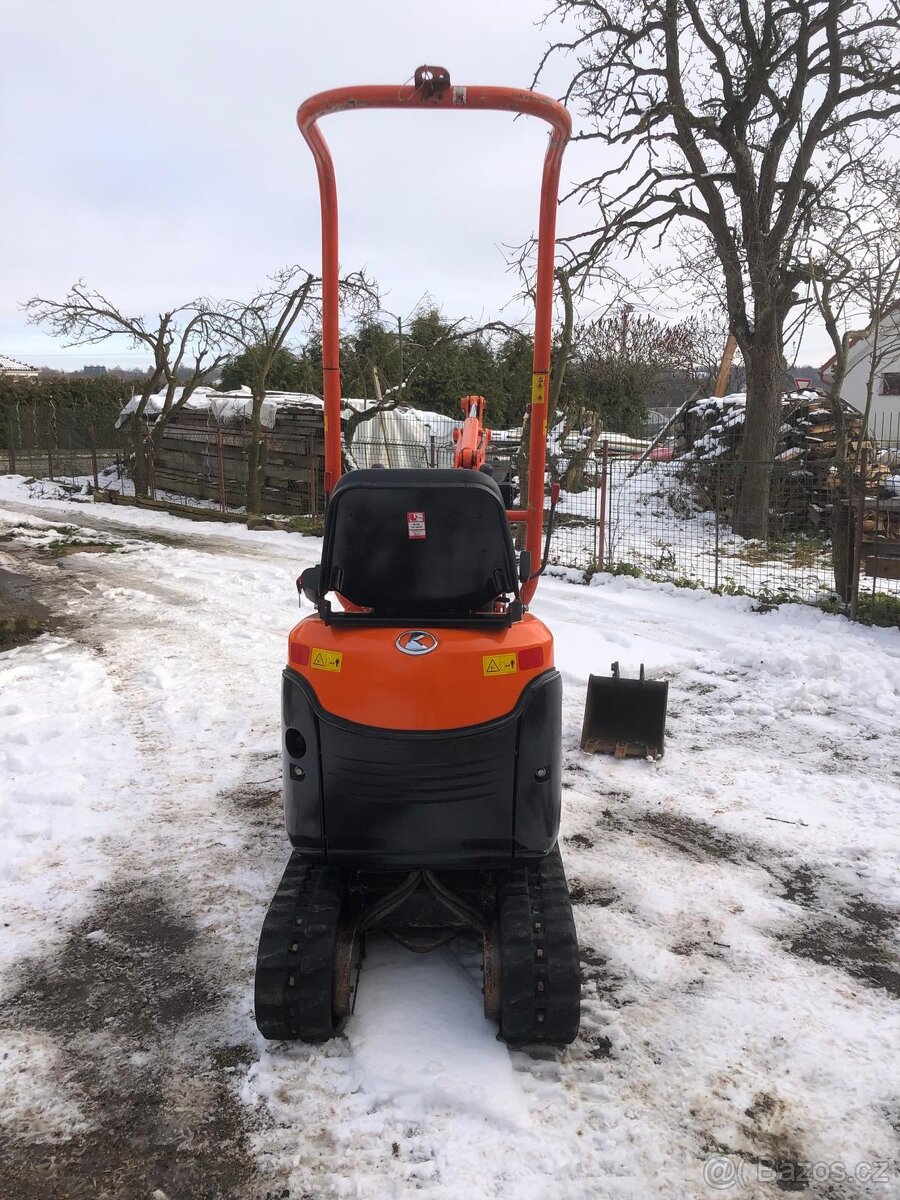 Minibagr Kubota U10 s nulovým přesahem zádě - 8