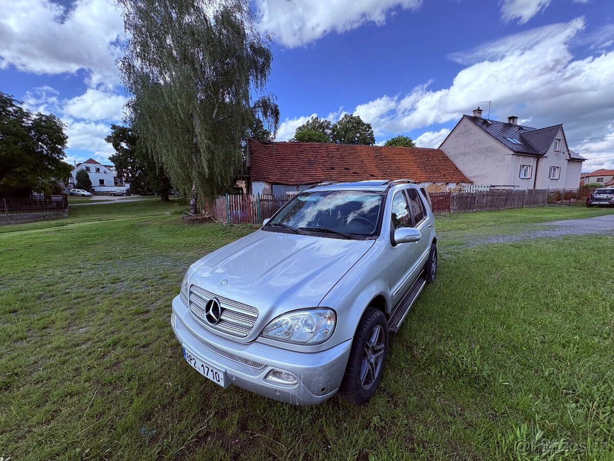Mercedes Benz ML - 8