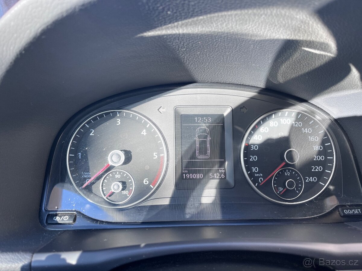 VW Touran 2.0 TDI Comfortline Cup, 7 míst, 5/2015 - 8