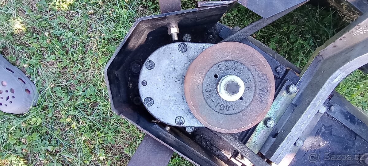 Sekačka JIKOV BDR 700 podvozek Robus - 8