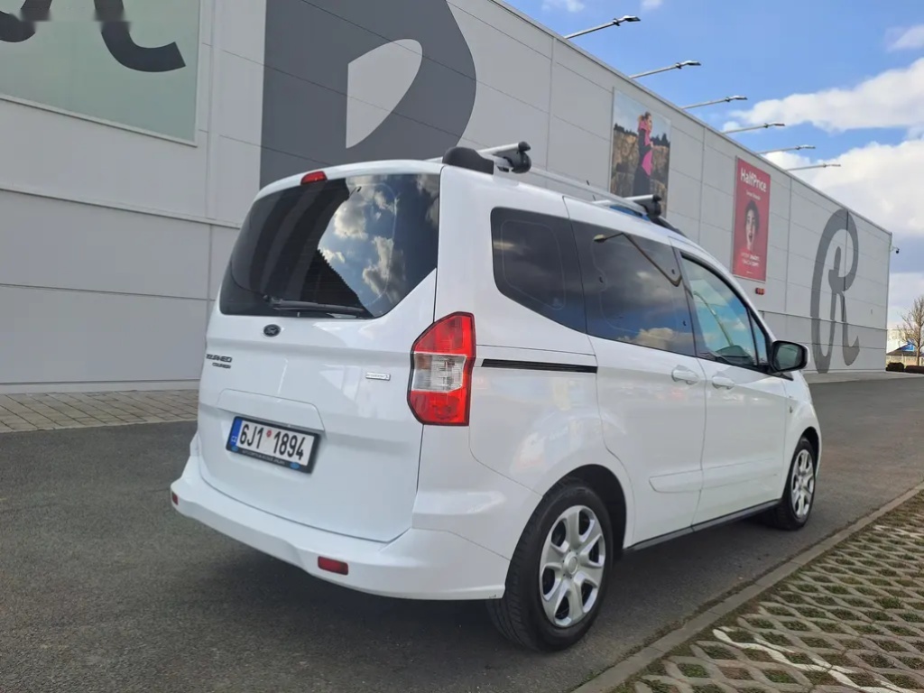Ford Tourneo Courier - 8