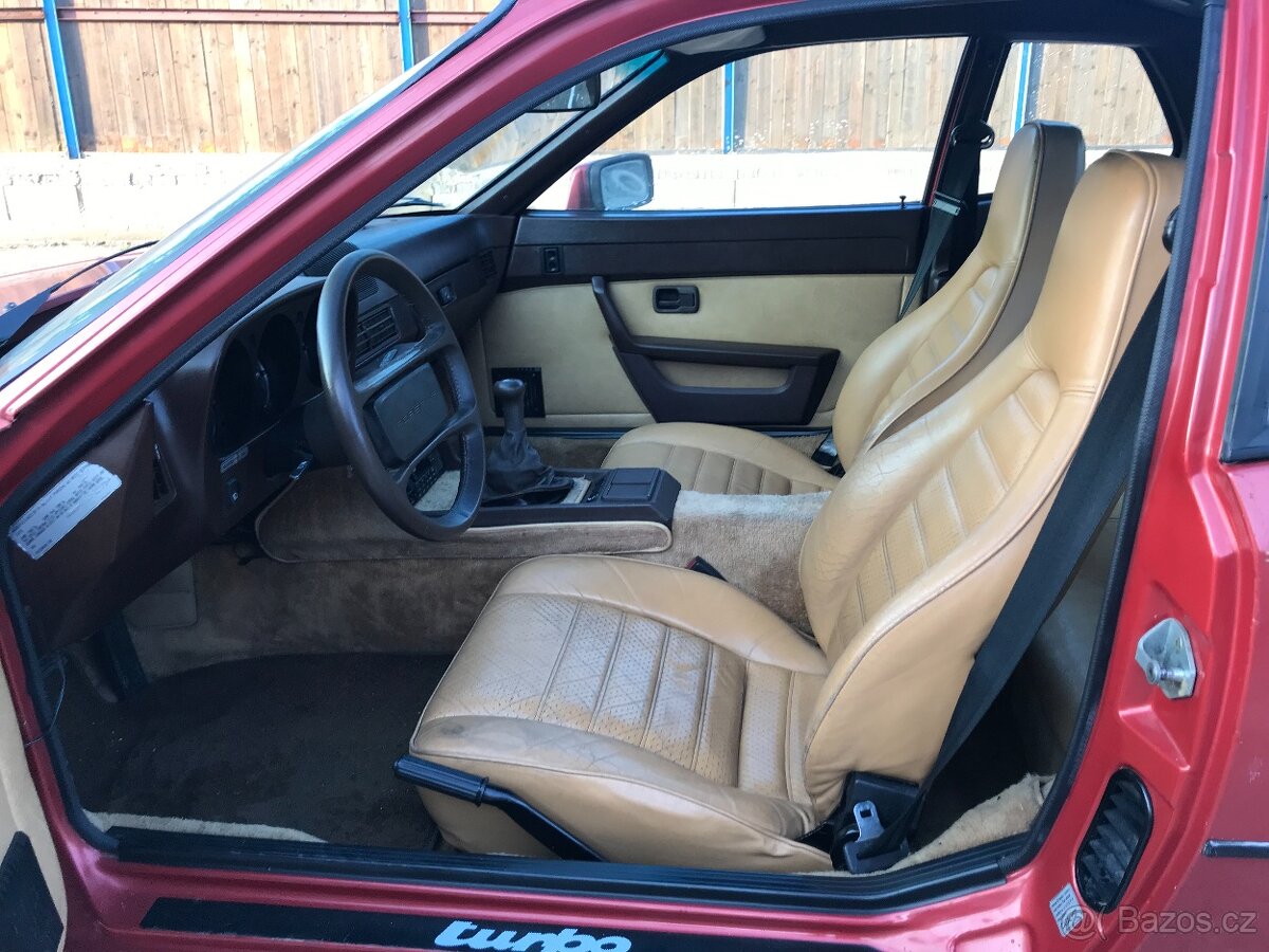PORSCHE 924 TURBO - 8