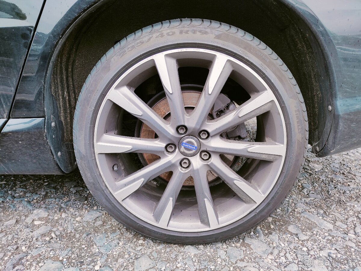 Volvo V70III INSCRIPTION T6 242kw - Náhradní díly - 8