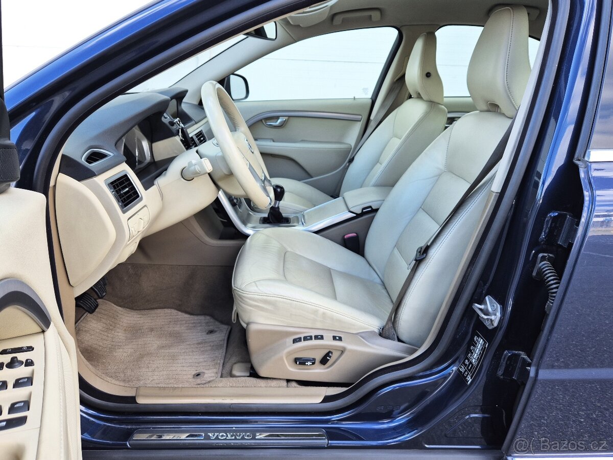VOLVO S80 D4 120 KW 5-VÁLEC XENON NAVI MANUÁL 1MAJITEL - 8