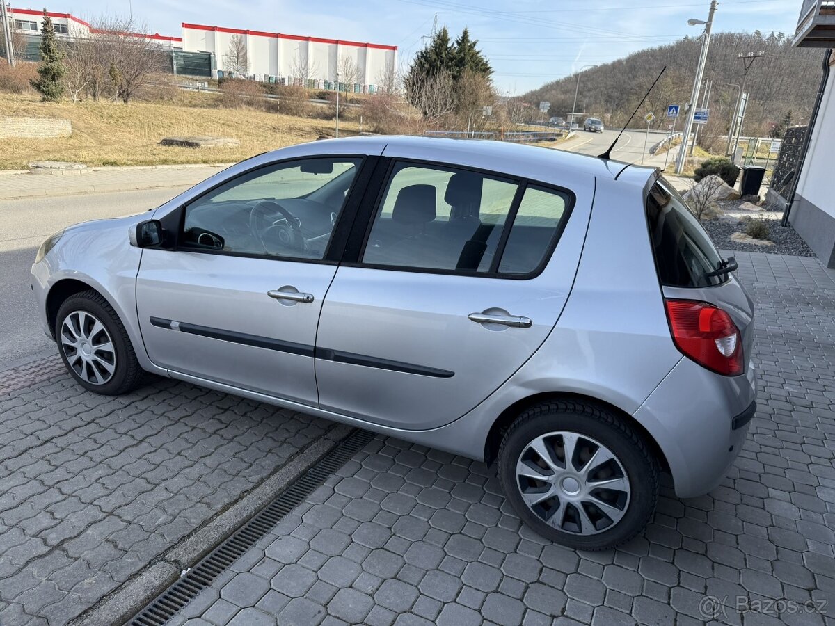 Renault Clio 1.2 - 8