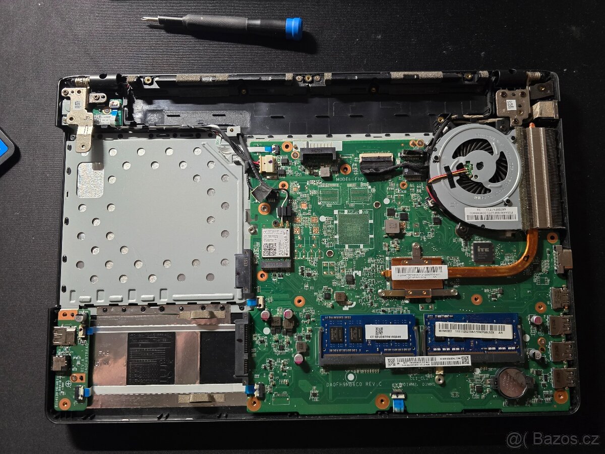 15,6" notebook Fujitsu A555 - 8