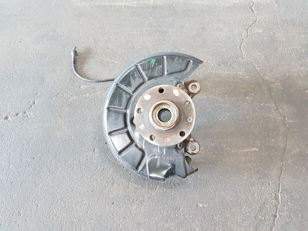 Pravá přední těhlice, velký typ Škoda Octavia II RS - 8