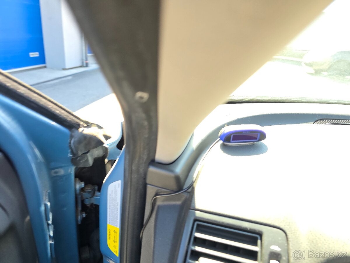 VOLVO V50 - 8
