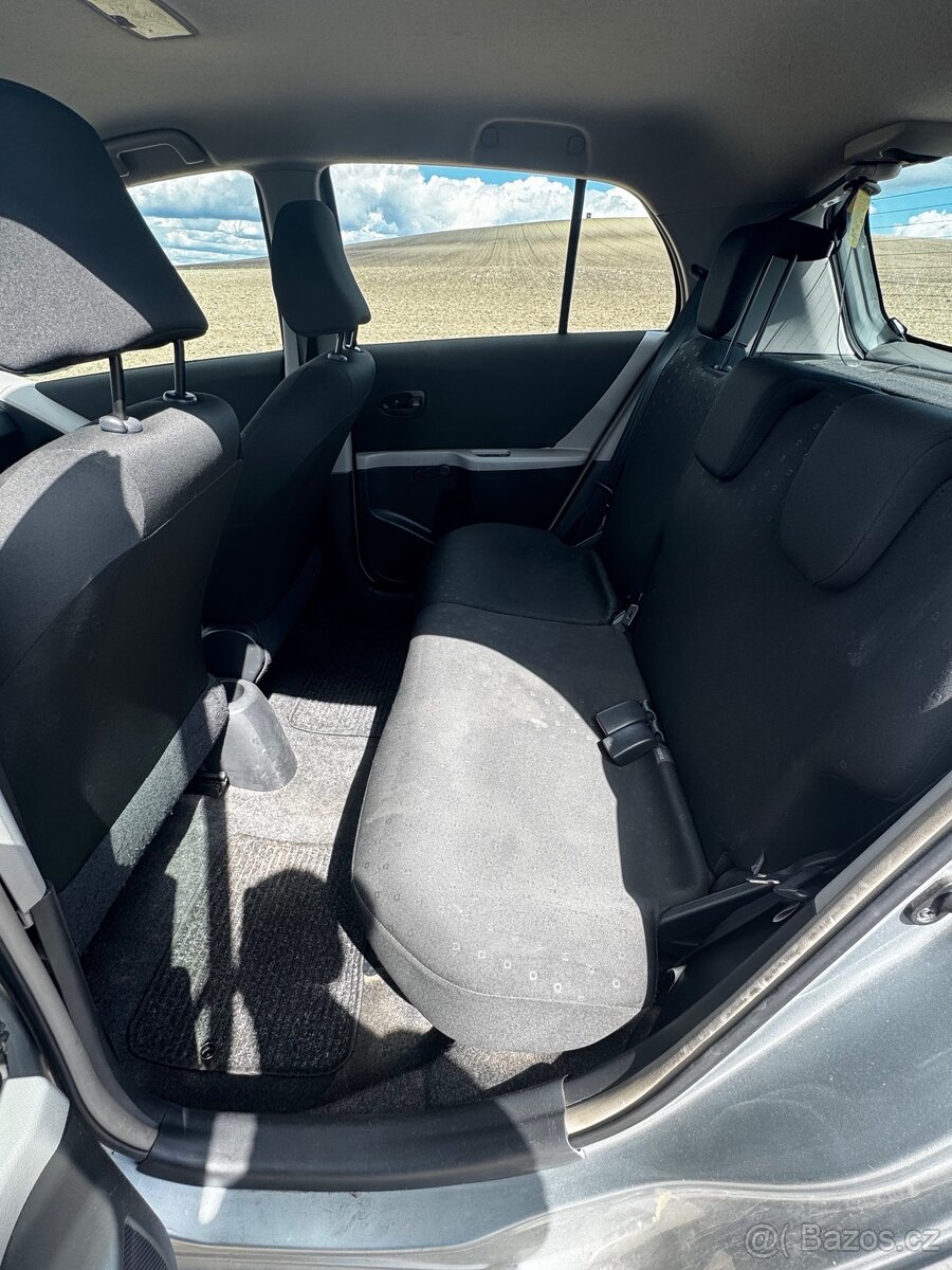 Toyota Yaris - 8