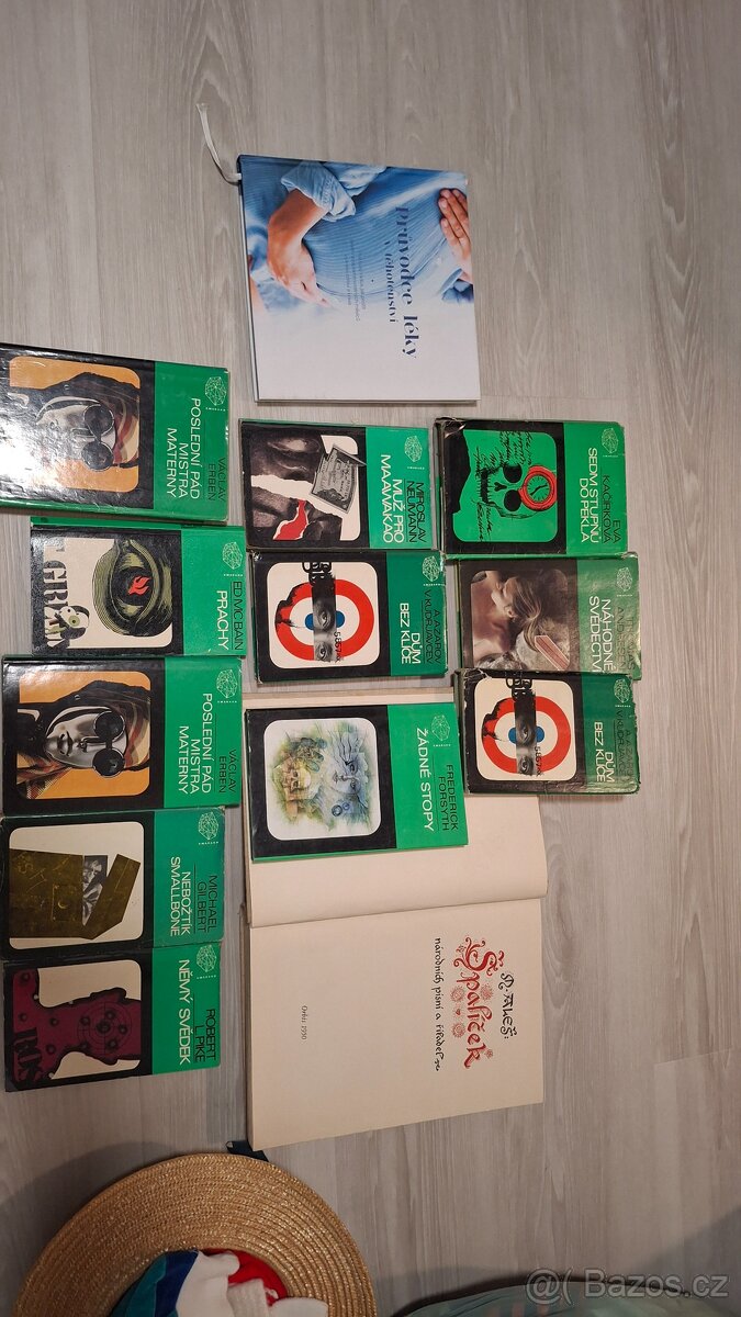 Knihy - 8