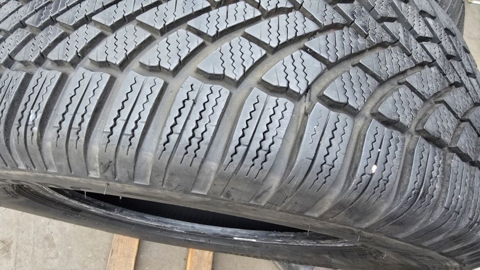 Zimní pneu 215/60/16 Bridgestone - 8