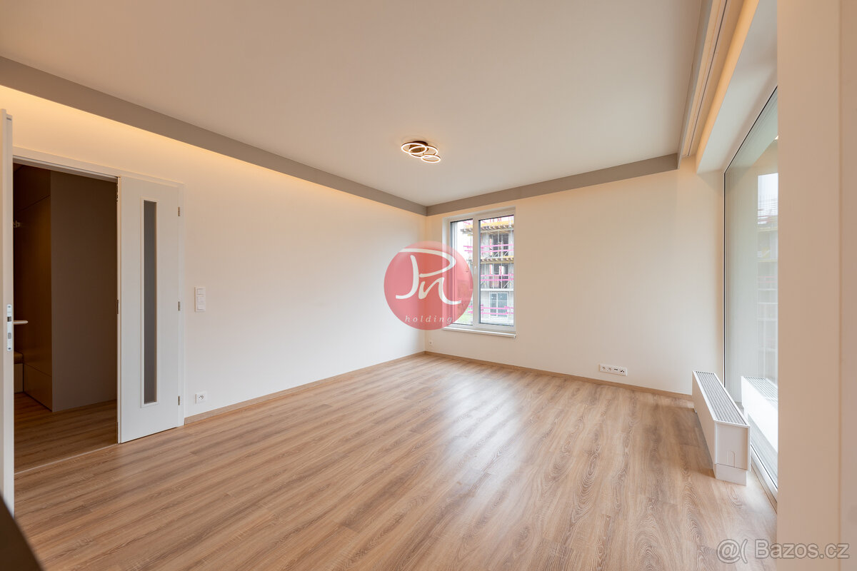 Pronájem nadstandardního bytu 4kk, s terasou 142,38m² v rezi - 8