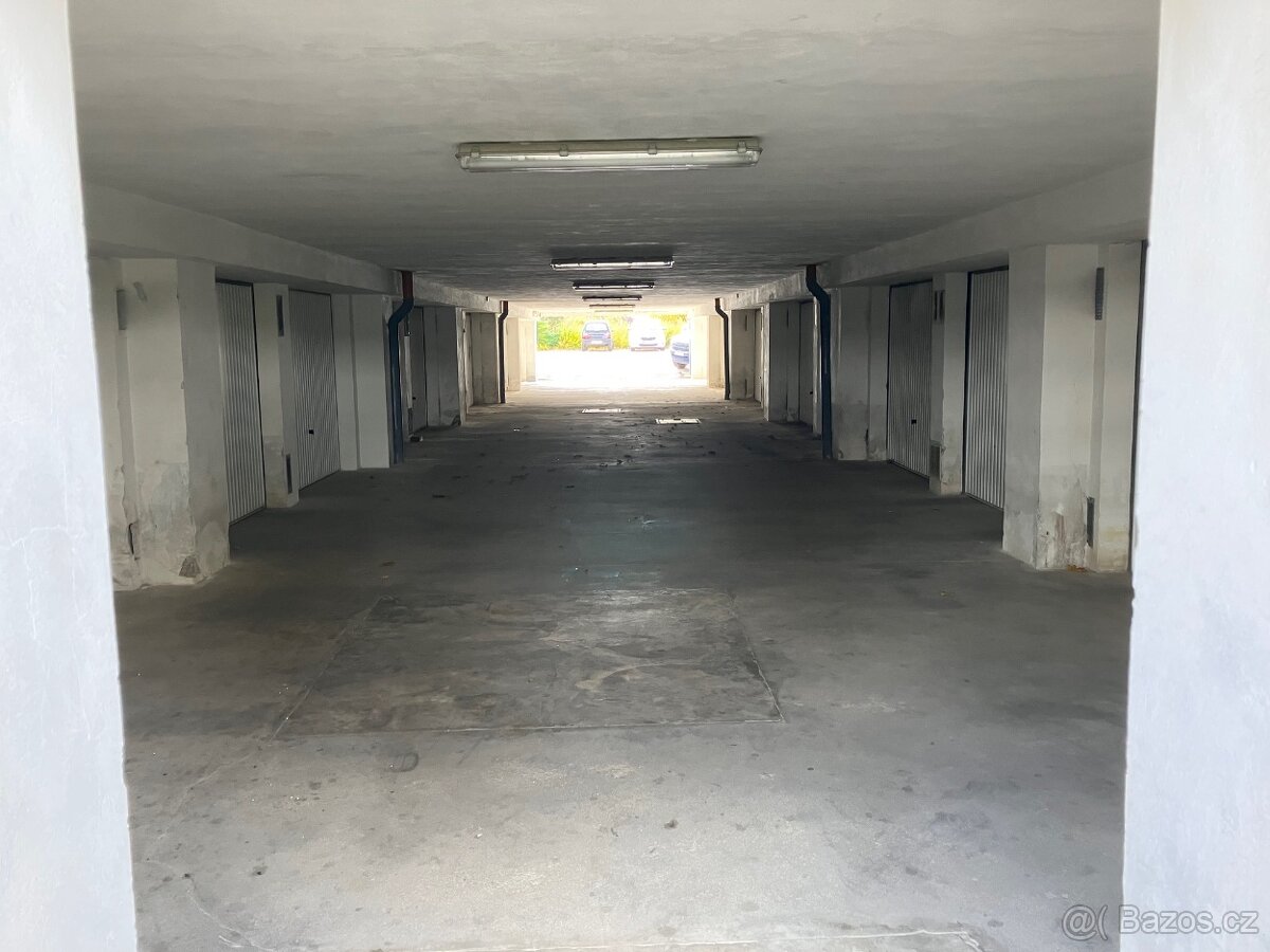 Pronájem garáže ve Větrné ul. (Čtyři Dvory) v Č.Budějovicích - 8