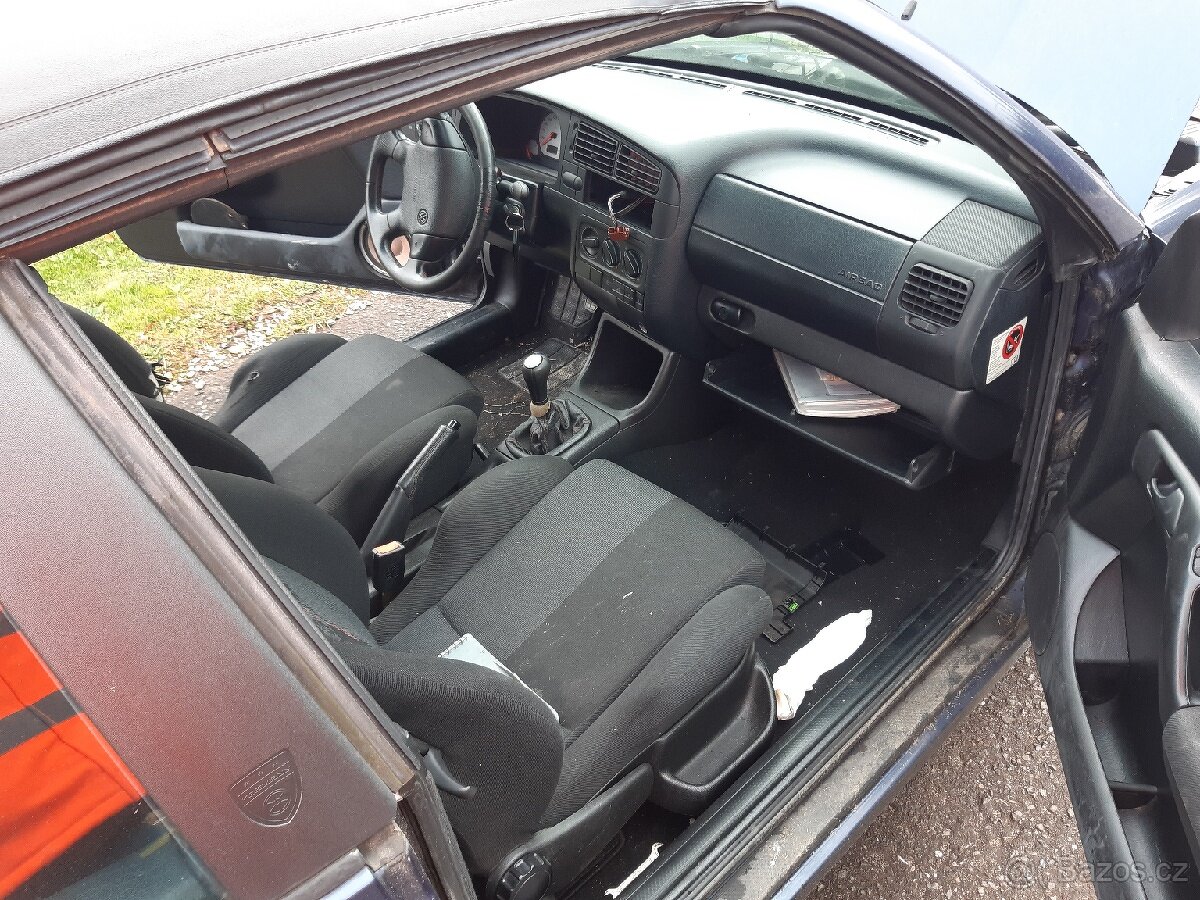 GOLF CABRIO DÍLY - 8