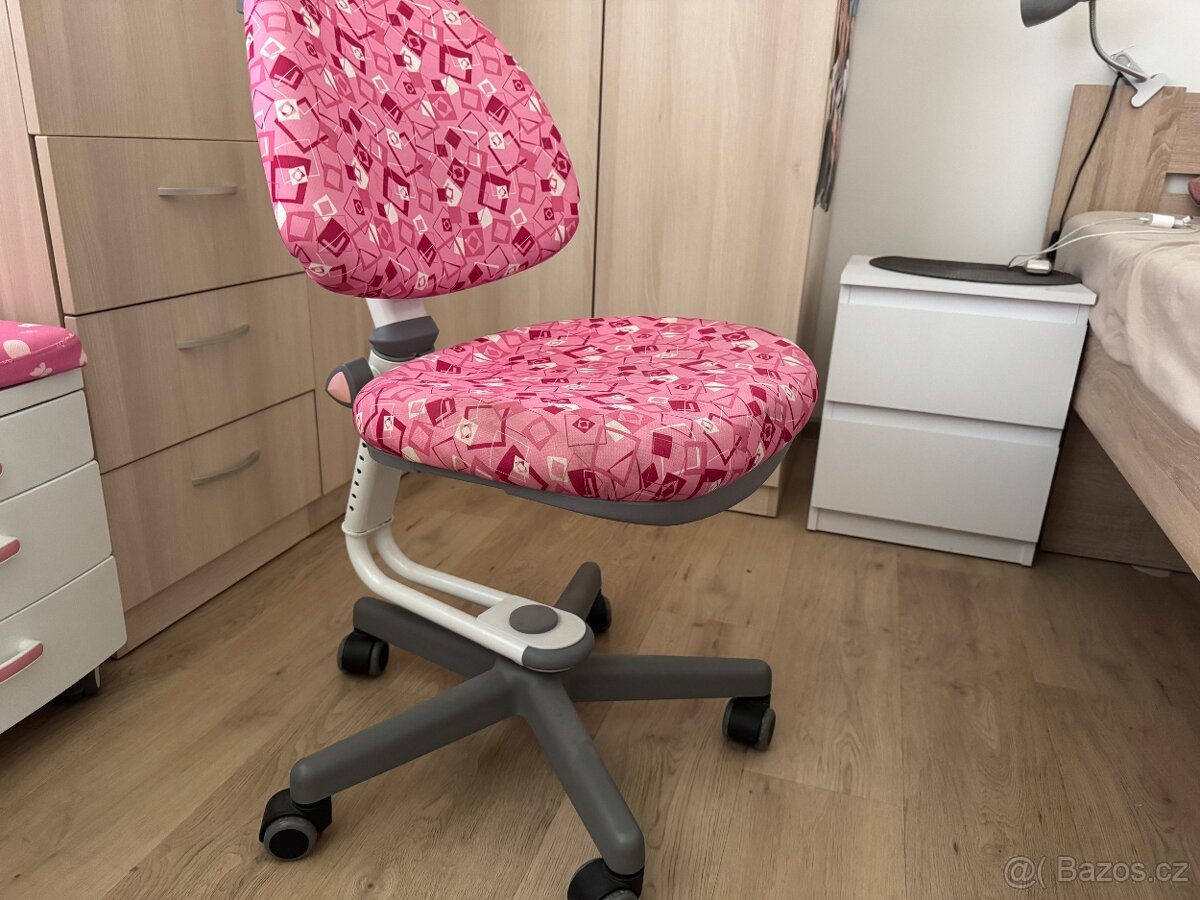 Prodám rostoucí stůl a židli - 8