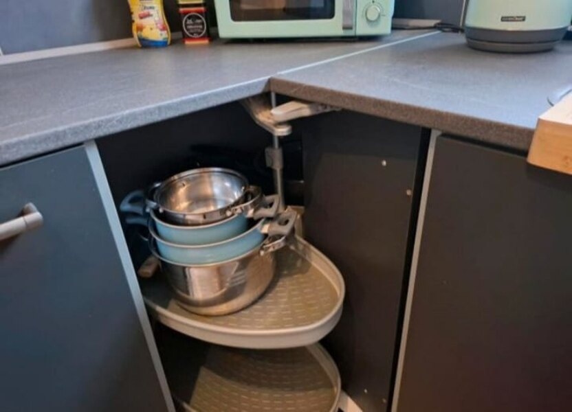 Moderní černá matná linka se spotřebiči,5858 - 8